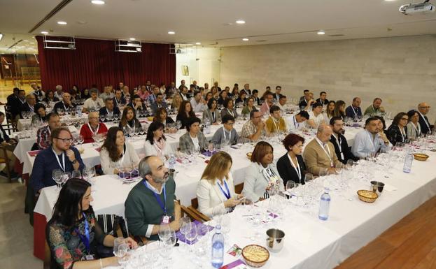 Asistentes a la inauguración de las Jornadas Técnicas Internacionales de Sumillería.