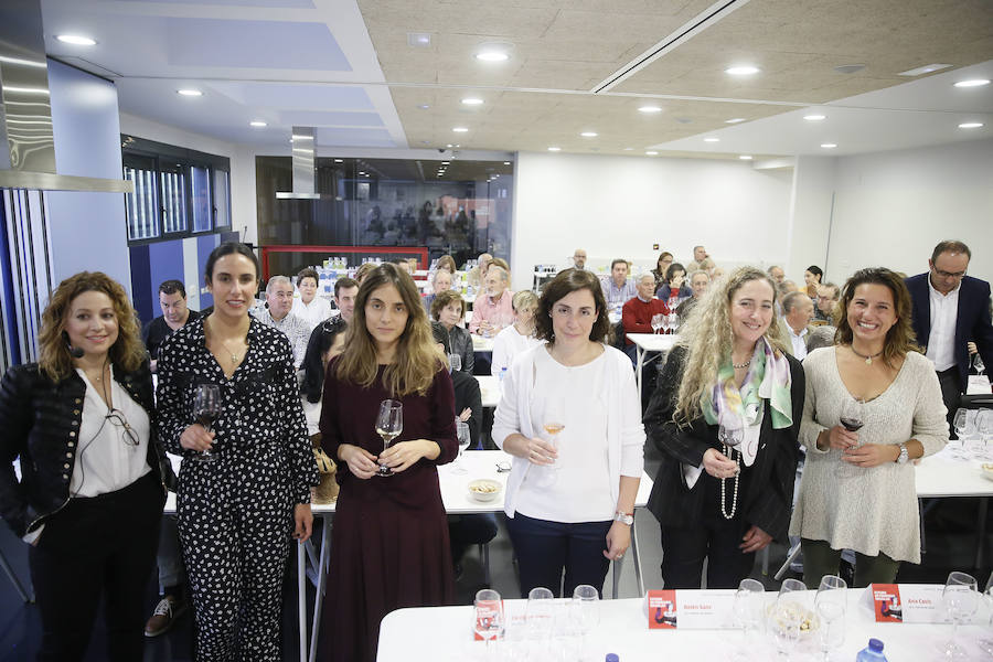 Fotos: Cata de mujeres dentro de las jornadas del Foro Futuro en Español