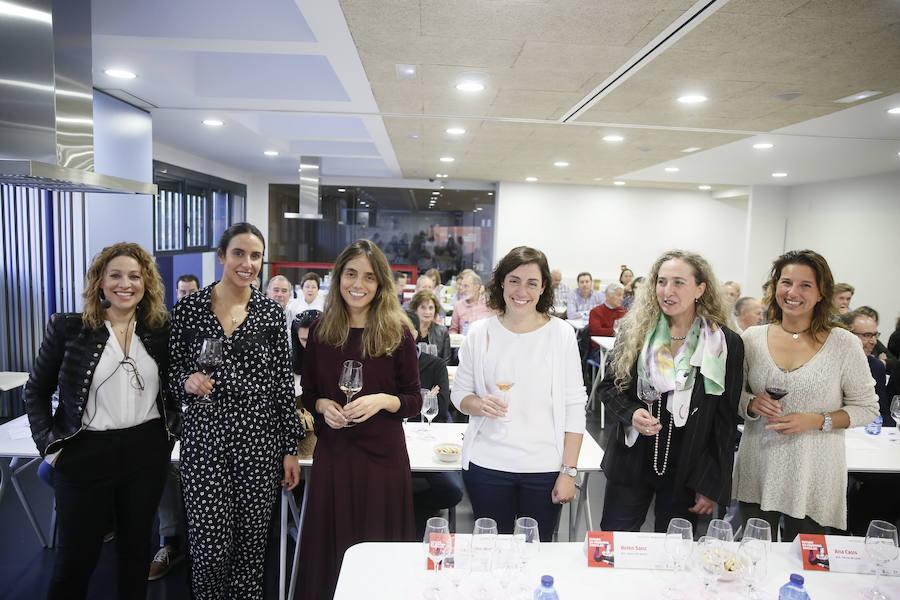 Fotos: Cata de mujeres dentro de las jornadas del Foro Futuro en Español