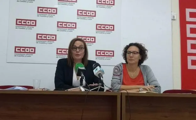 Elena Calderón y Laura Mayo, durante su comparecencia de ayer. 