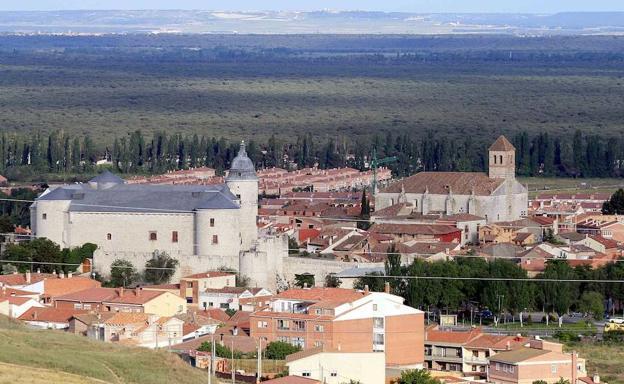 Vista de Simancas con el Archivo en primer término. 