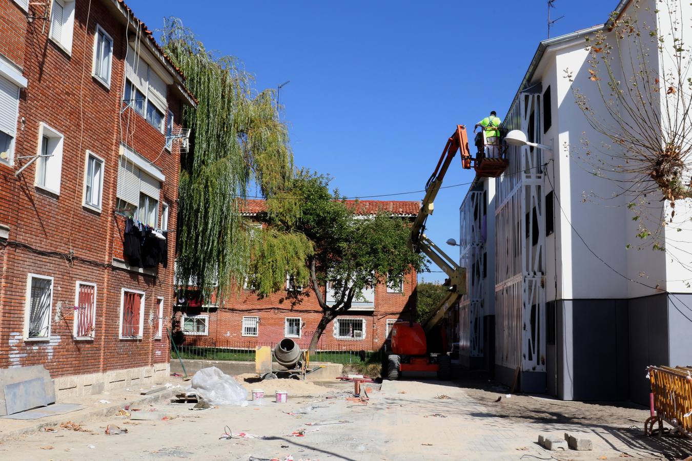 Fotos: Así va la reforma de los bloques de viviendas del 29 de Octubre, en Pajarillos