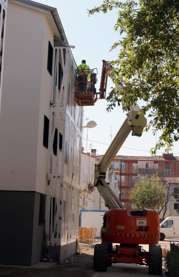 Fotos: Así va la reforma de los bloques de viviendas del 29 de Octubre, en Pajarillos