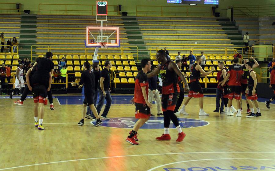 Fotos: Espectacular remontada del CB Tormes sobre la bocina