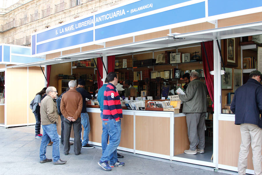 Fotos: Salamanca abre su Feria del Libro Antiguo y de Ocasión