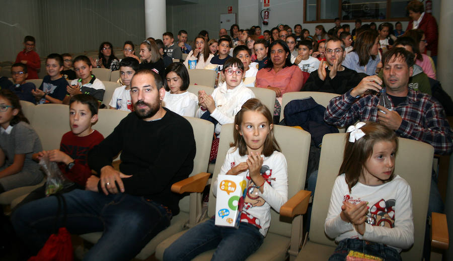 Fotos: Protagonistas de «Los Futbolísimos» visitan Cuéllar
