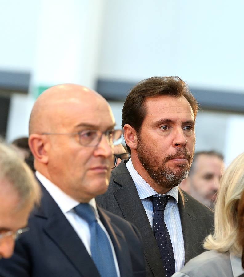 En su visita, el presidente del Gobierno anunció que la ministra de Industria, Comercio y Turismo, Reyes Maroto, y los sindicatos firmarán «una estrategia de país» con el sector de la automoción en España, que permitirá establecer una legislación estable, además de inversiones productivas y formación