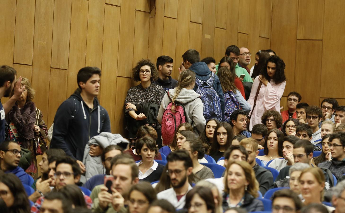 Fotos: Clase magistral de Juan Antonio Bayona en la Universidad de Valladolid