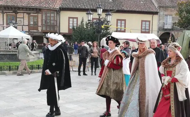 Recreación de la la llegada del infante Carlos a Aguilar. 