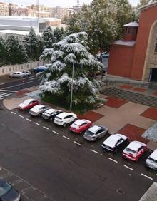 Imagen secundaria 2 - Llega la primera nevada del otoño a Palencia