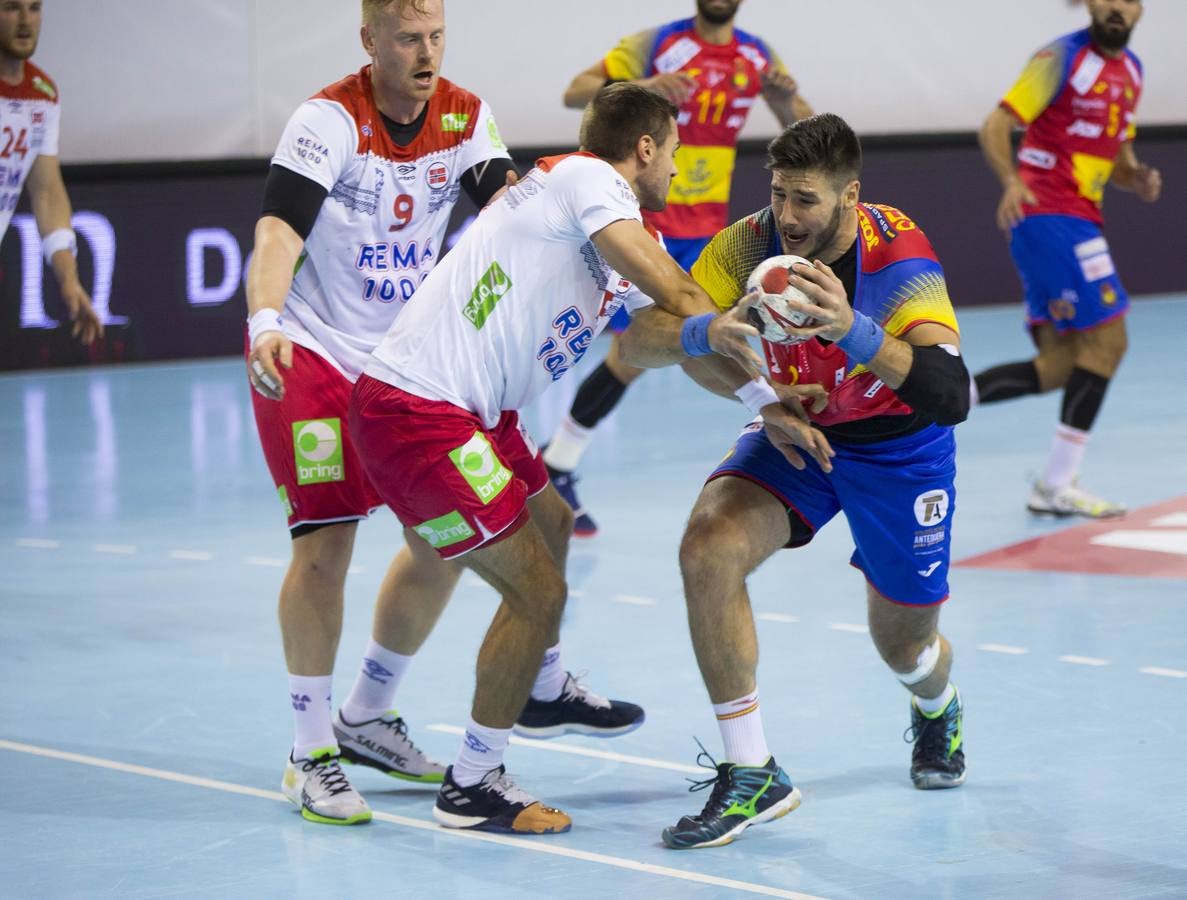 En una gran primera mitad excepcional y después supera el bache para alzarse con una merecida victoria en Huerta del Rey