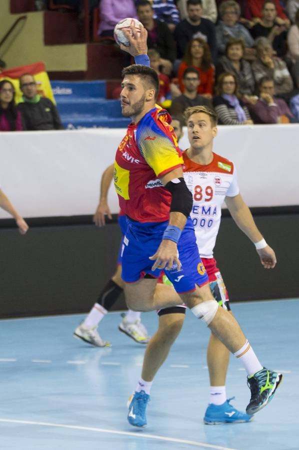 En una gran primera mitad excepcional y después supera el bache para alzarse con una merecida victoria en Huerta del Rey