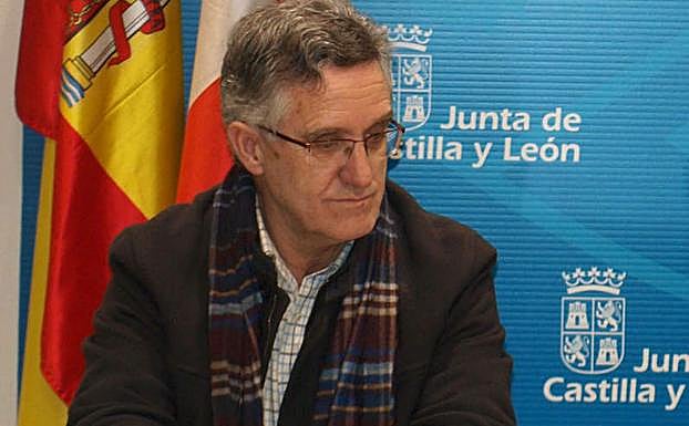 Gonzalo Pérez, alcalde de Velilla del Río Carrión, en la delegación de la Junta de Castilla y Léón en Palencia. 