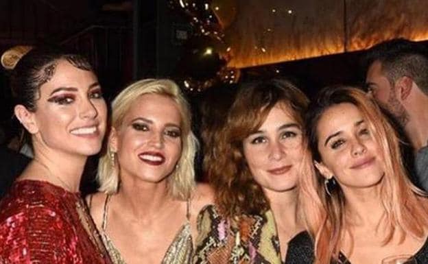Blanca Suárez con sus compañeras de 'Las chicas del cable'. 
