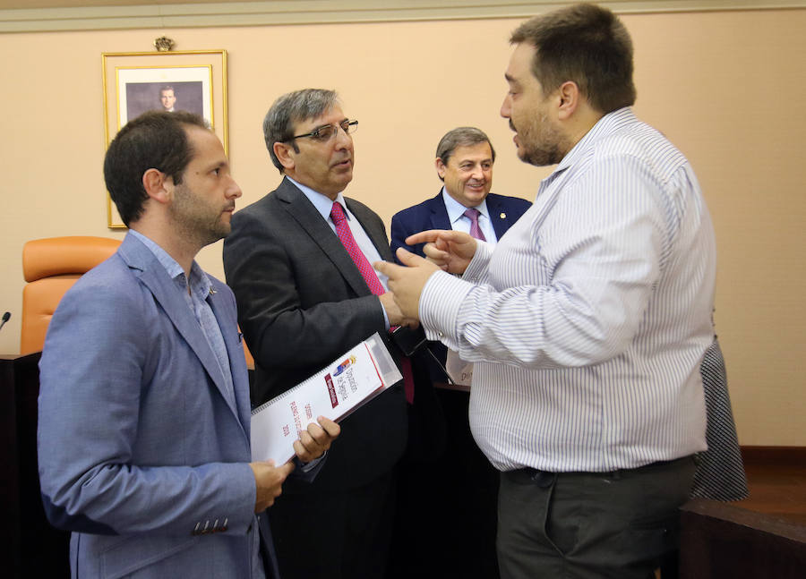 Fotos: Pleno de presupuestos en la Diputación de Segovia