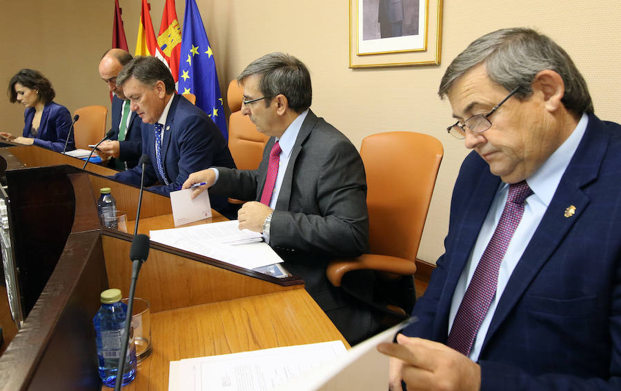 Fotos: Pleno de presupuestos en la Diputación de Segovia