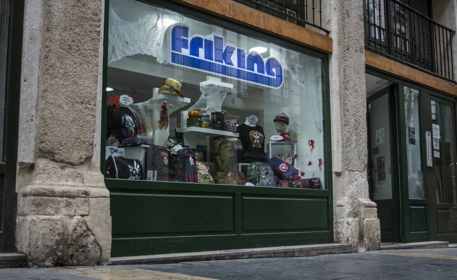 Fotos: El comercio vallisoletano se viste de Halloween
