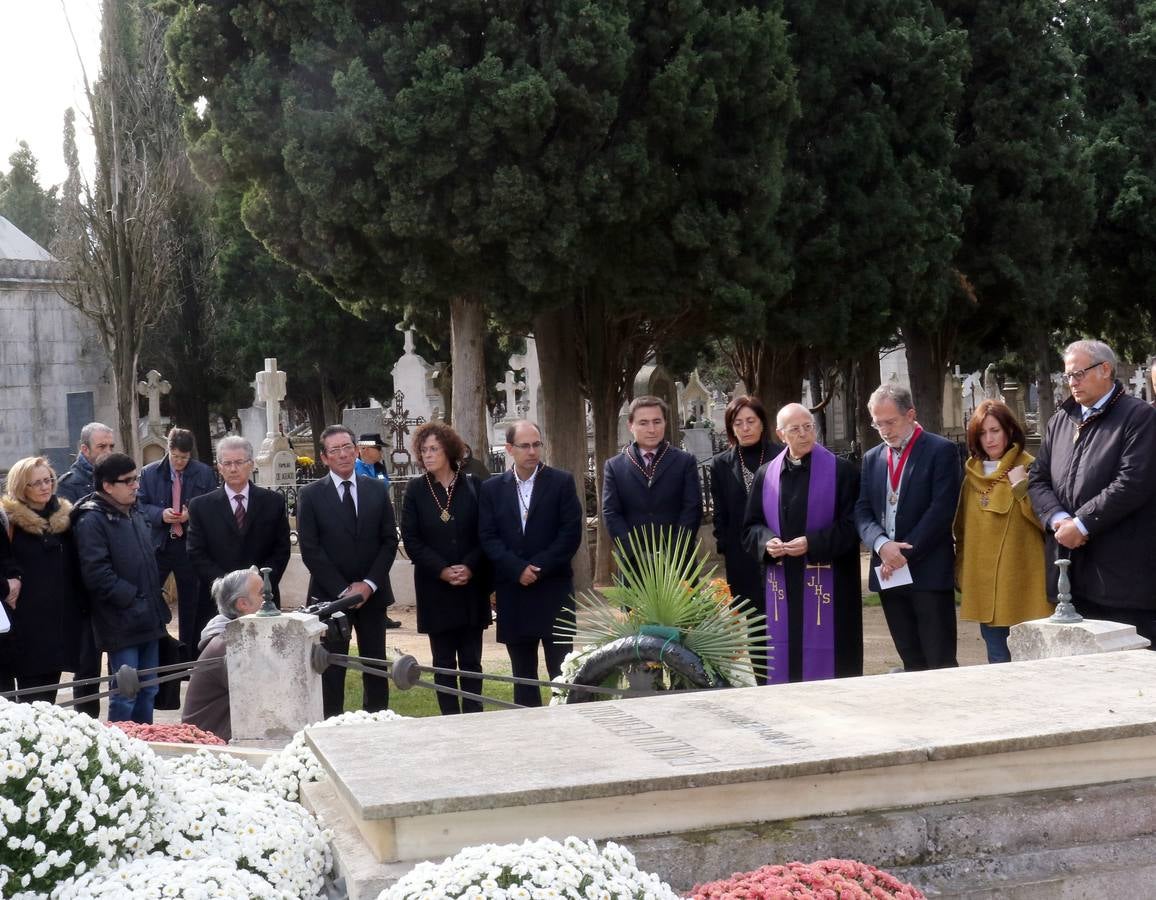 Fotos: Día de Todos los Santos en el cementerio de El Carmen de Valladolid