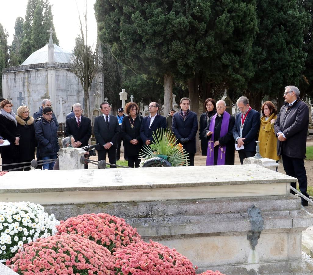 Fotos: Día de Todos los Santos en el cementerio de El Carmen de Valladolid