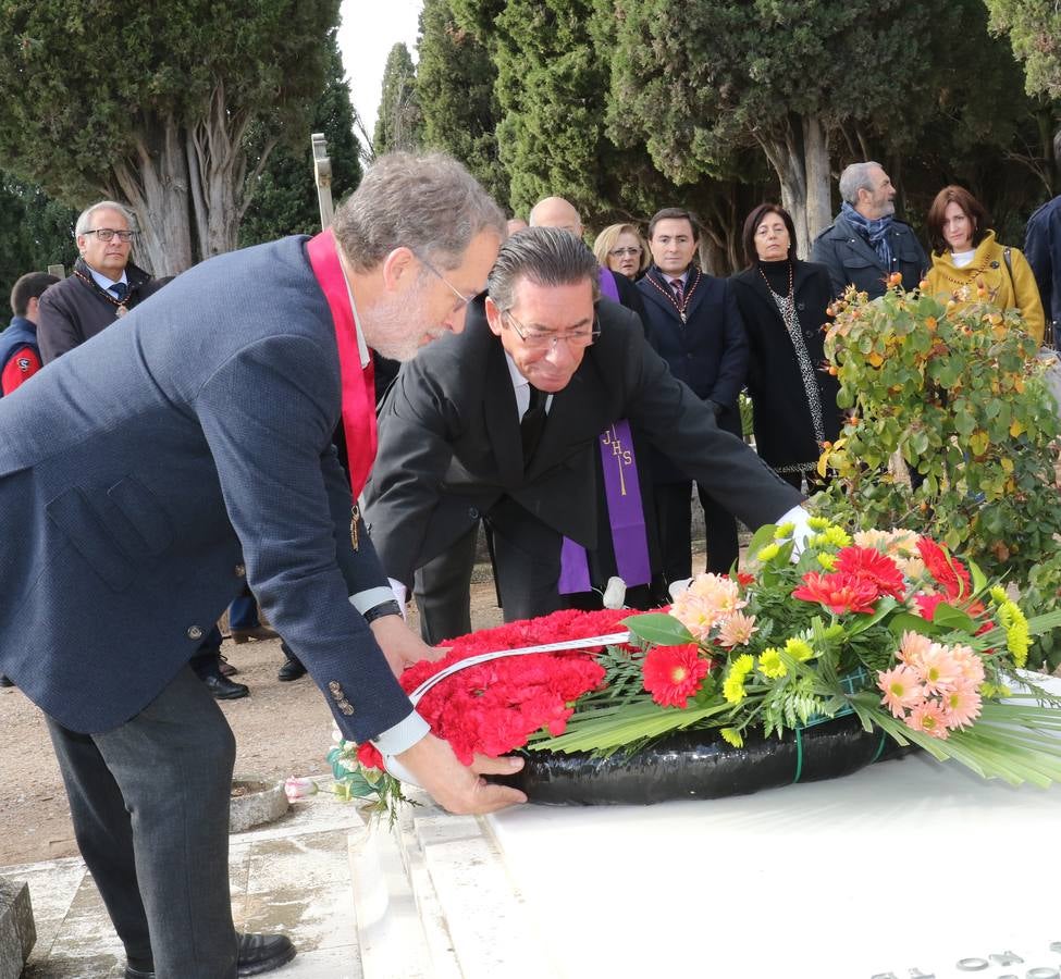 Fotos: Día de Todos los Santos en el cementerio de El Carmen de Valladolid