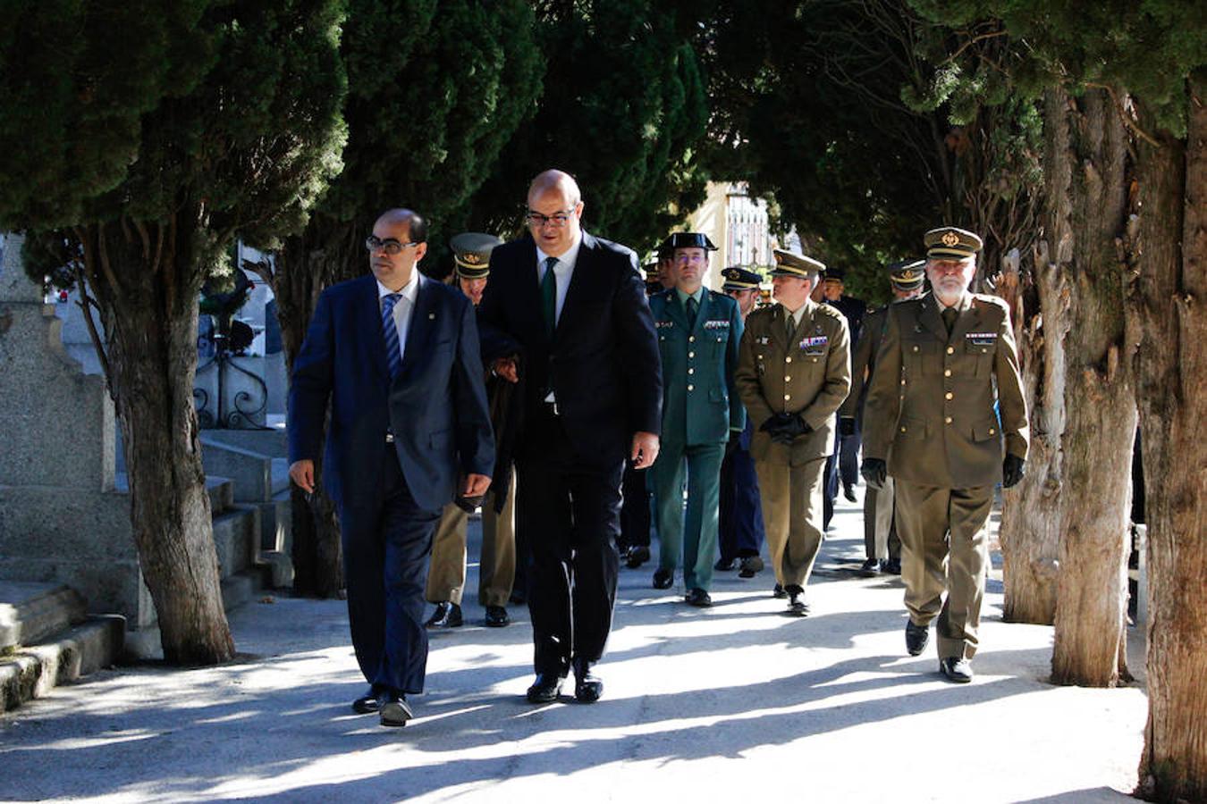 Fotos: Actos de homenaje con motivo del Día de los Caídos