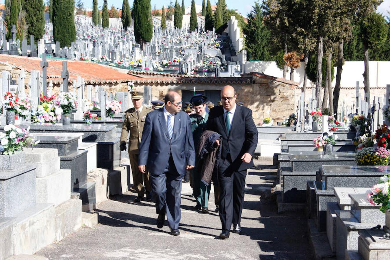 Fotos: Actos de homenaje con motivo del Día de los Caídos