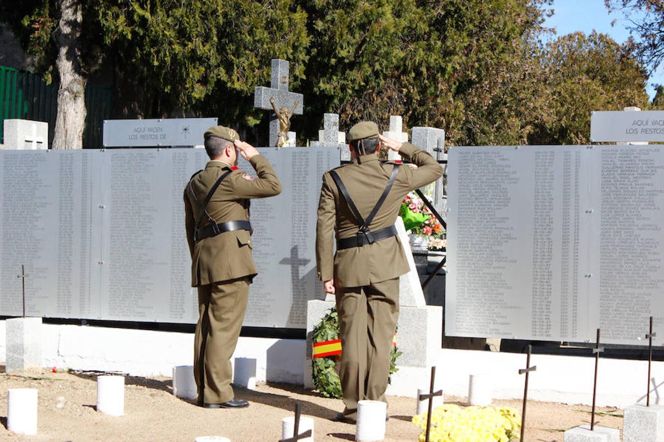 Fotos: Actos de homenaje con motivo del Día de los Caídos