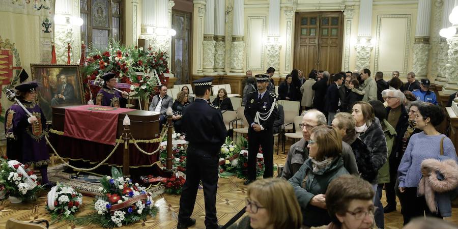 El Ayuntamiento de Valladolid acoge la capilla ardiente por el que fuera su alcalde entre 1979 y 1995