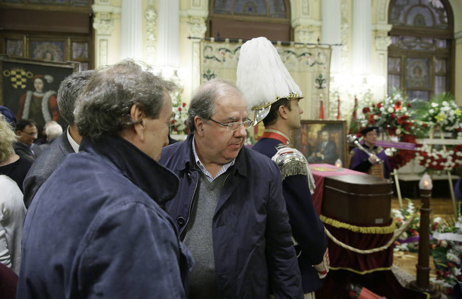 El Ayuntamiento de Valladolid acoge la capilla ardiente por el que fuera su alcalde entre 1979 y 1995