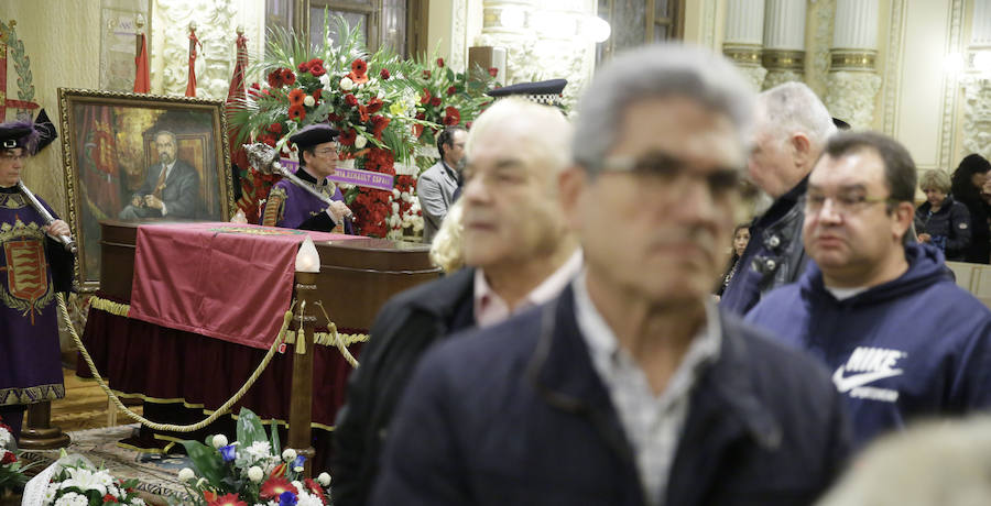 El Ayuntamiento de Valladolid acoge la capilla ardiente por el que fuera su alcalde entre 1979 y 1995