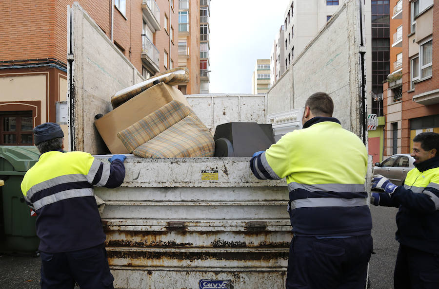 Fotos: Recogida de enseres en Palencia