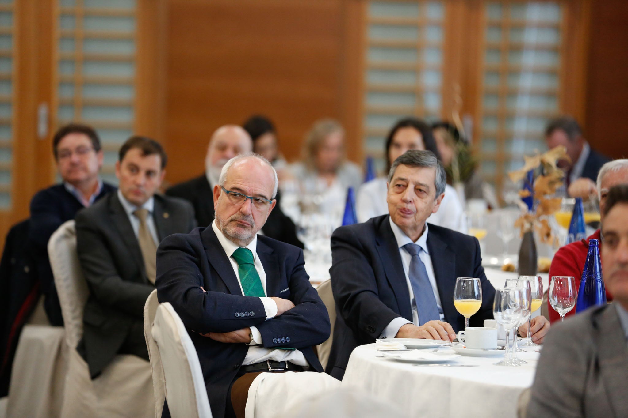 El diplomático español repasa la situación nacional e internacional y opina que Pedro Sánchez convocará elecciones «cuando las encuestas sean favorables»