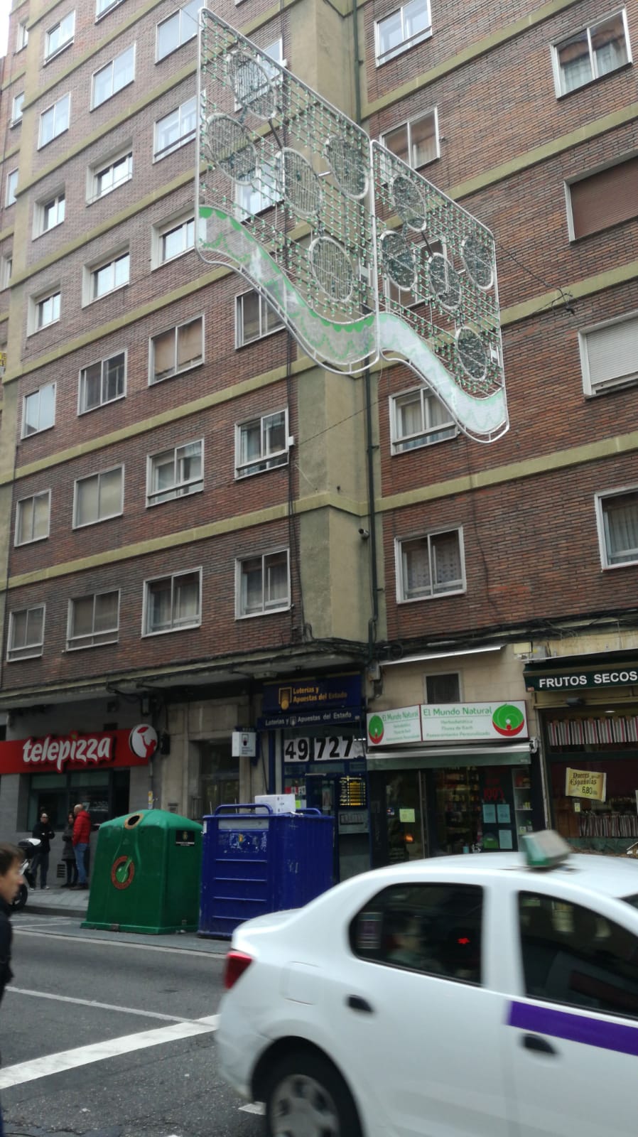 Fotos: Comienza la instalación de las luces de Navidad en Valladolid