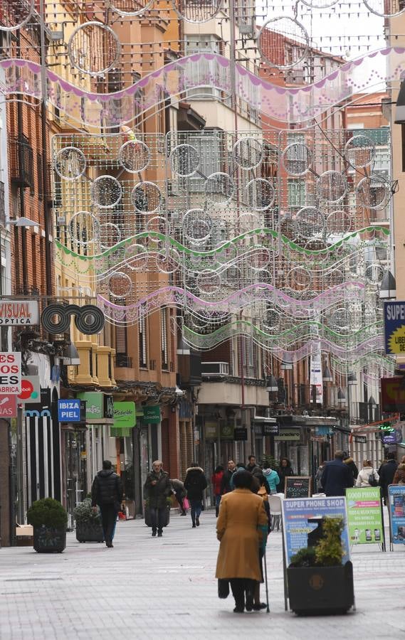 Fotos: Comienza la instalación de las luces de Navidad en Valladolid