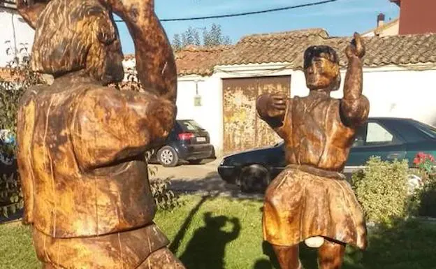 Imagen principal - Escultura en honor a la jota de Villamoronta. 