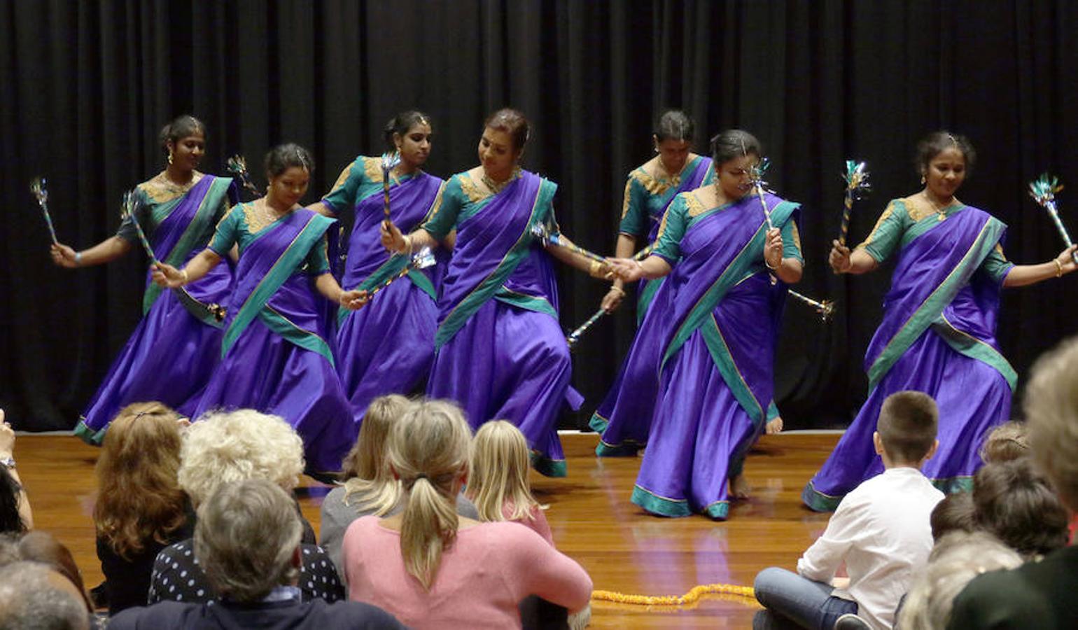 Fotos: La Casa de la India en Valladolid celebra el año nuevo hindú