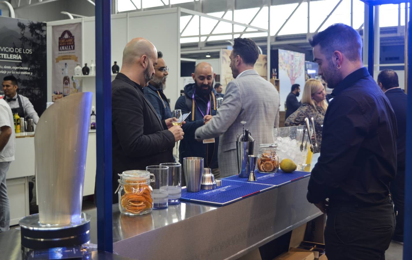 Durante tres jornadas se abordarán las tendencias más internacionales dentro del sector de la coctelería, la mixología, las bebidas premium y los profesionales de la industria hostelera.
