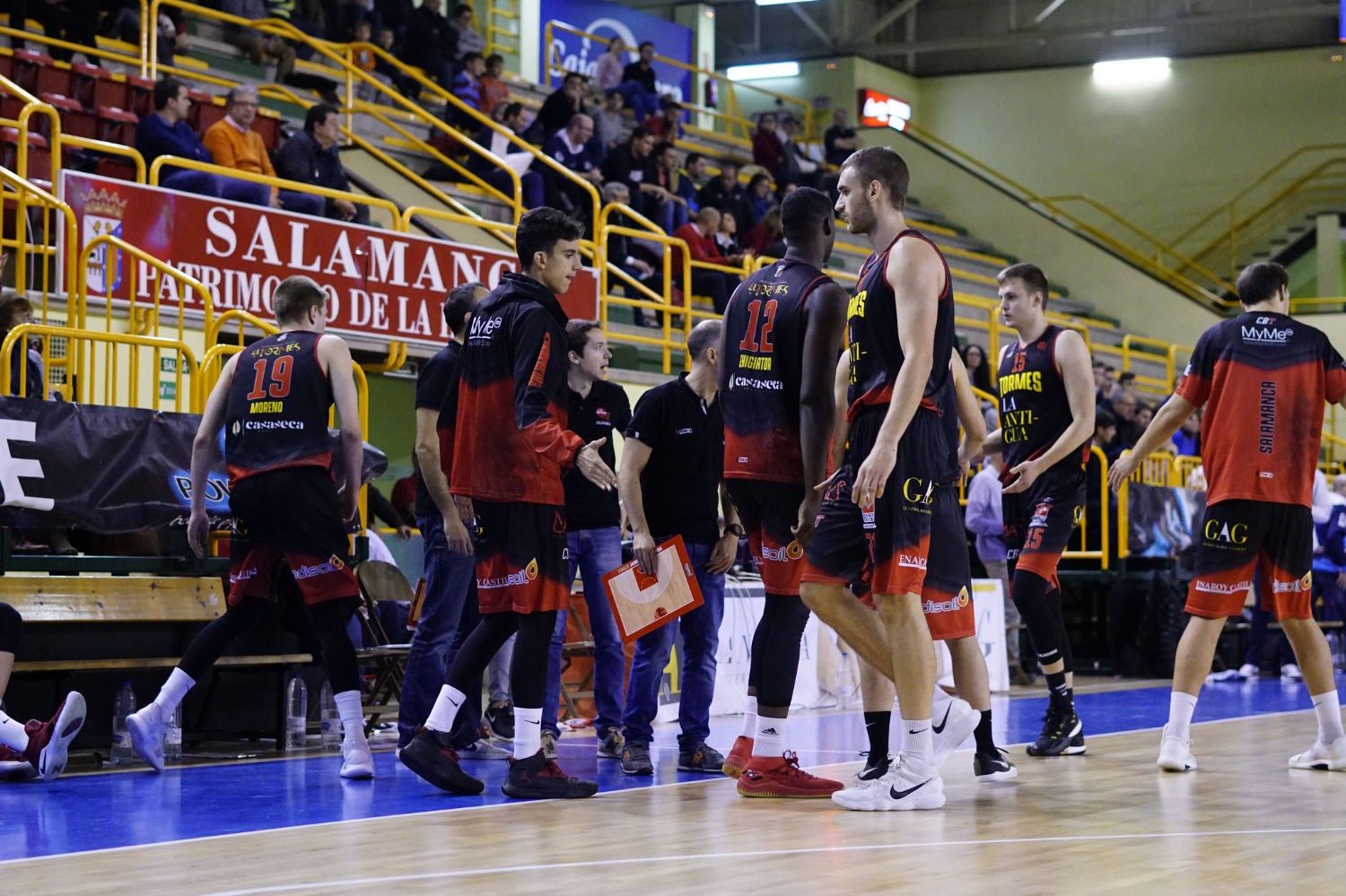 El equipo salmantino logra una gran remontada final para forzar la prórroga y vencer después al líder de la Liga