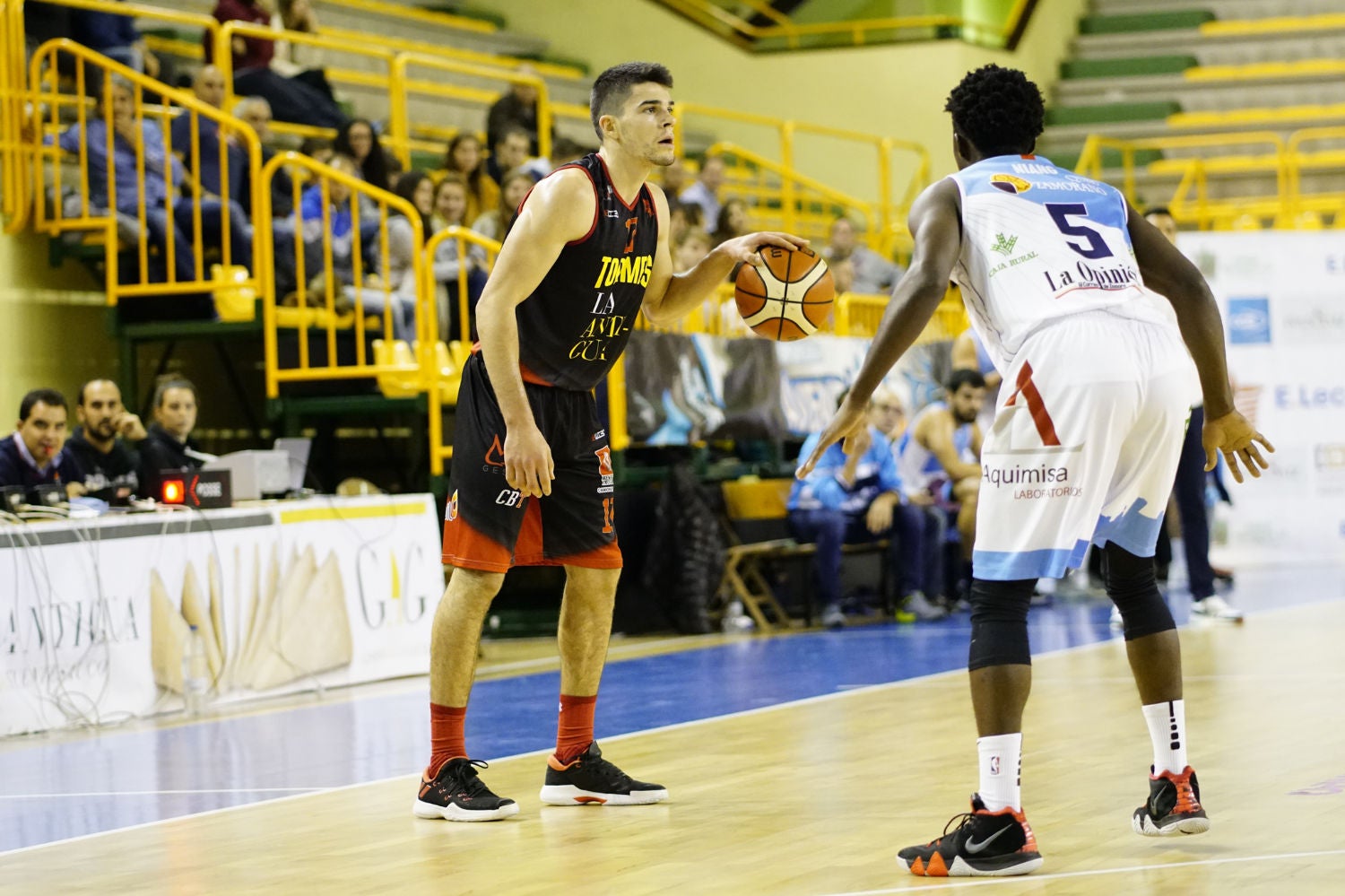 El equipo salmantino logra una gran remontada final para forzar la prórroga y vencer después al líder de la Liga