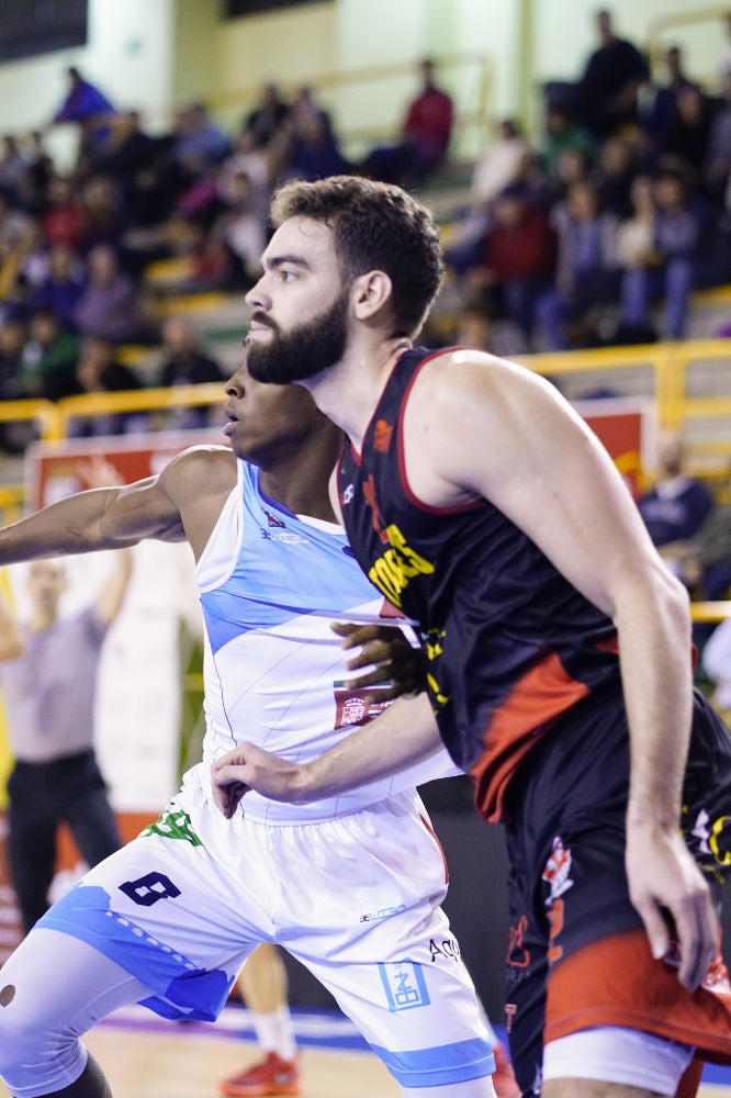 El equipo salmantino logra una gran remontada final para forzar la prórroga y vencer después al líder de la Liga