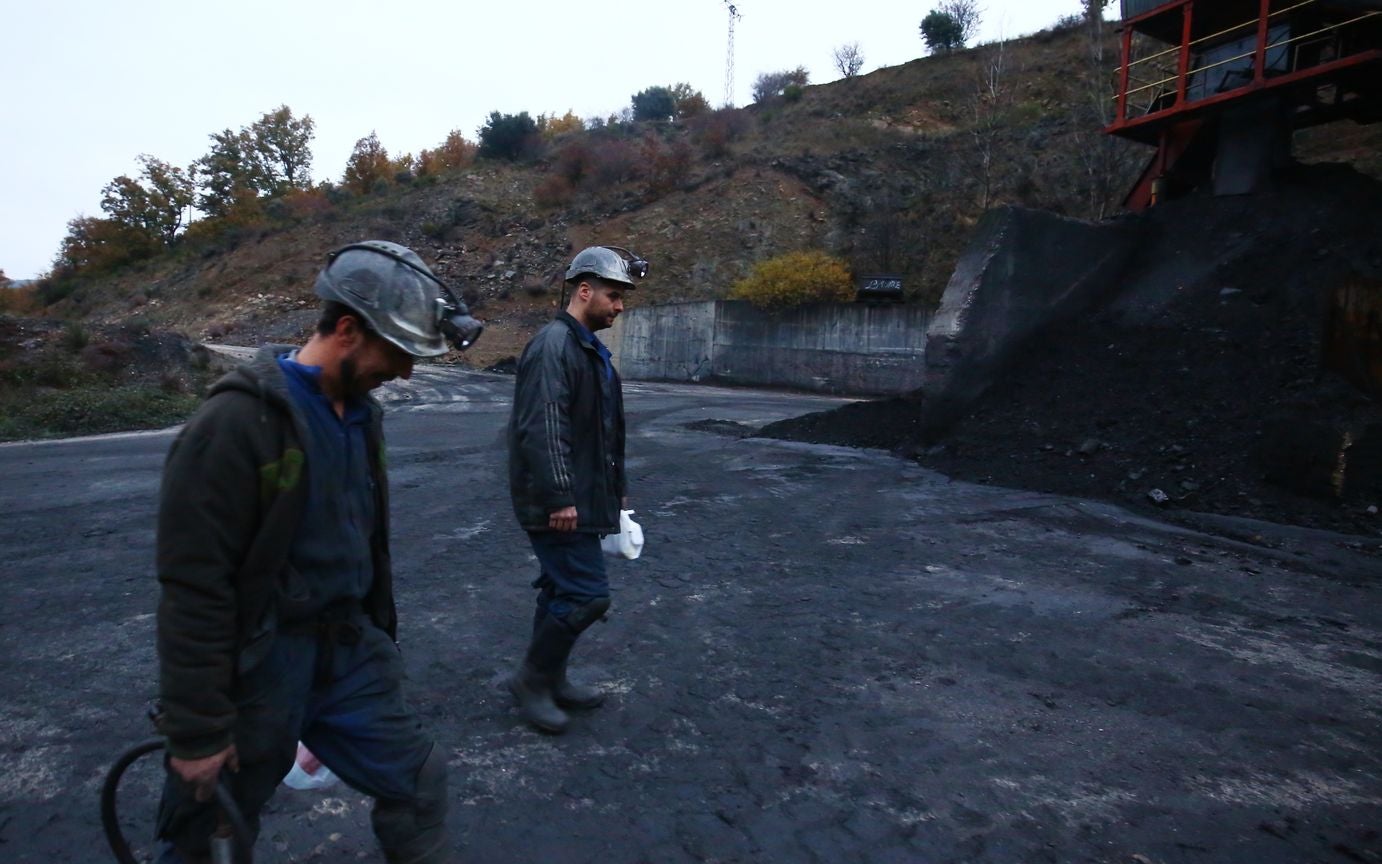 La última jornada de trabajo en una mina de carbón del Bierzo echa el cierre a una actividad que durante el último siglo cambió para siempre la historia de la comarca y de sus habitantes