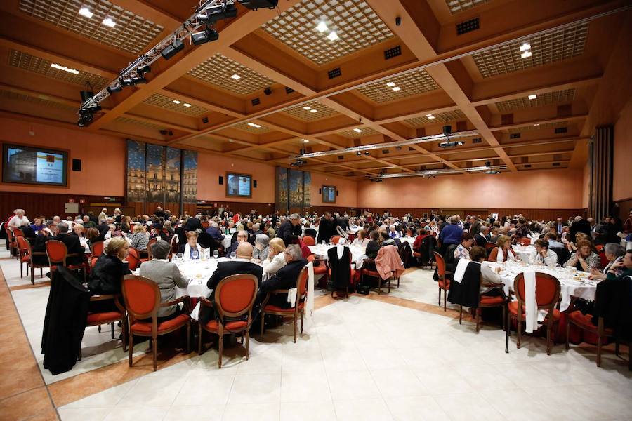 Fotos: Multitudinaria cena de cientos de capistas llegados de toda España en Salamanca