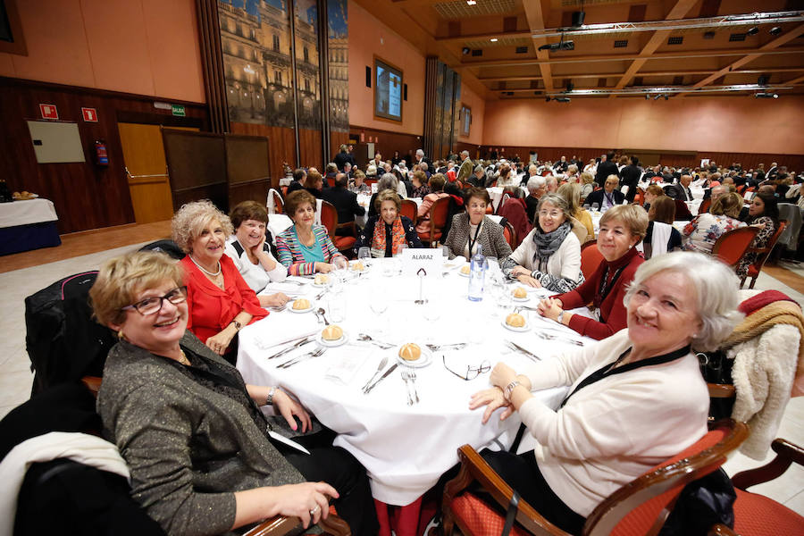 Fotos: Multitudinaria cena de cientos de capistas llegados de toda España en Salamanca