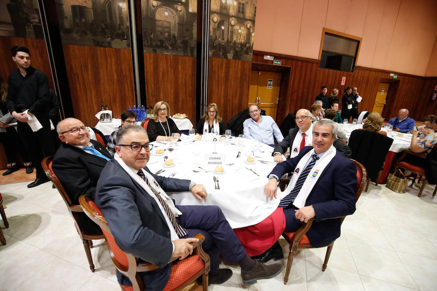 Fotos: Multitudinaria cena de cientos de capistas llegados de toda España en Salamanca