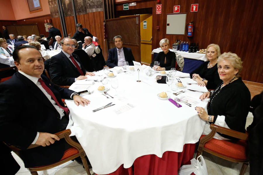 Fotos: Multitudinaria cena de cientos de capistas llegados de toda España en Salamanca