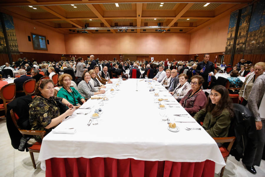 Fotos: Multitudinaria cena de cientos de capistas llegados de toda España en Salamanca