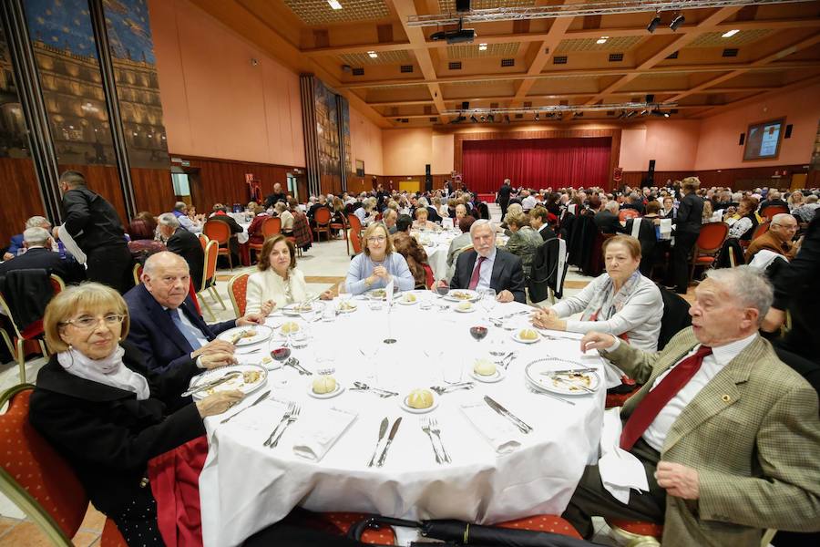 Fotos: Multitudinaria cena de cientos de capistas llegados de toda España en Salamanca