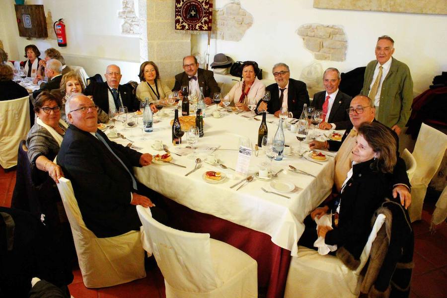 Fotos: Comida y visita de los capitas a La Alberca