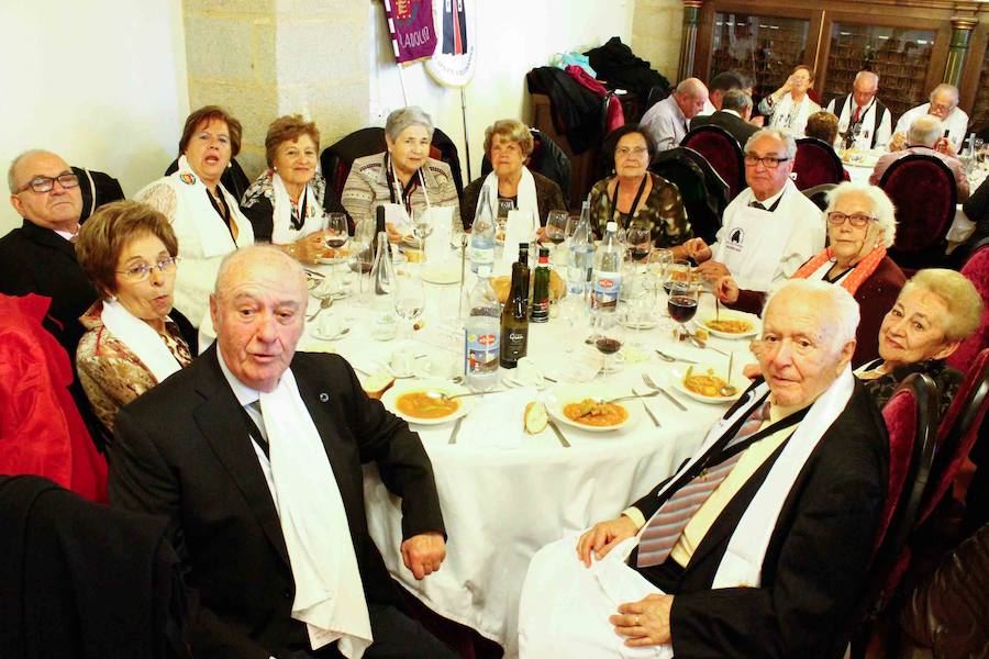 Fotos: Comida y visita de los capitas a La Alberca