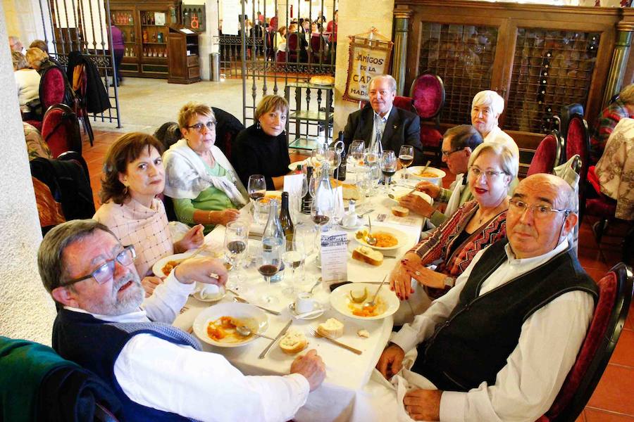 Fotos: Comida y visita de los capitas a La Alberca